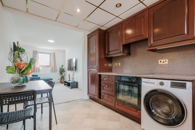 31 Wilbraham Road, Manchester photo 4