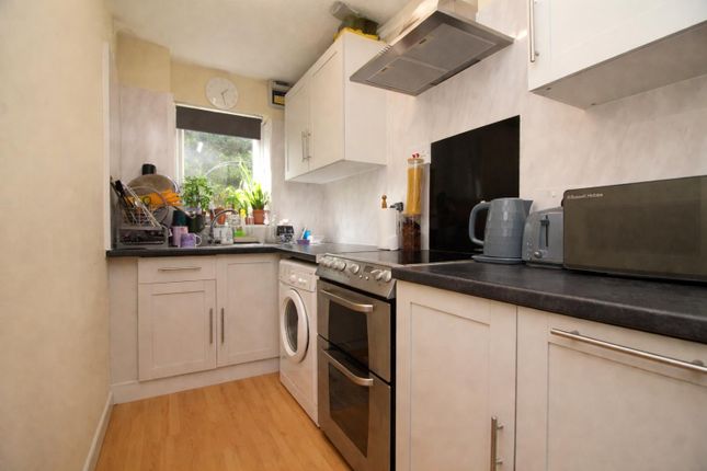 59, Elstone, Peterborough photo 2