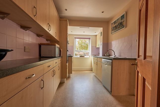 3, Jennifer Close, Exeter photo 5
