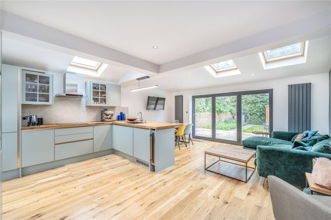Thumbnail Flat for sale in Elliscombe Road, Charlton