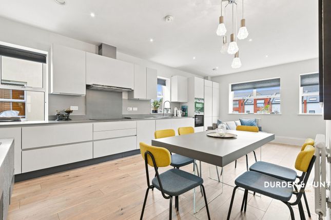 Apt 10 5, St. Hildas Mews, Westcliff-On-Sea, Westcliff-On-Sea photo 3