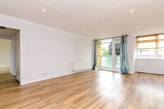 Thumbnail Flat to rent in Chobham Road, Horsell, Woking