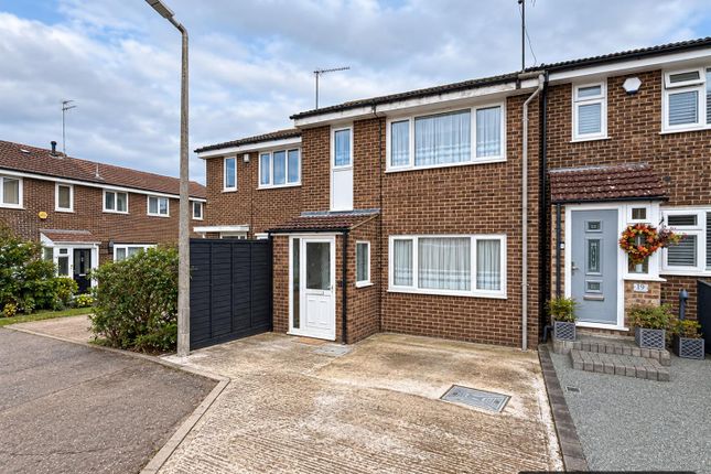 3-bed house on Tovey Close, Waltham Abbey, £365,000