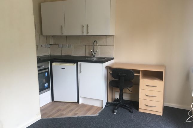 Studio to rent in Portswood Road, Southampton