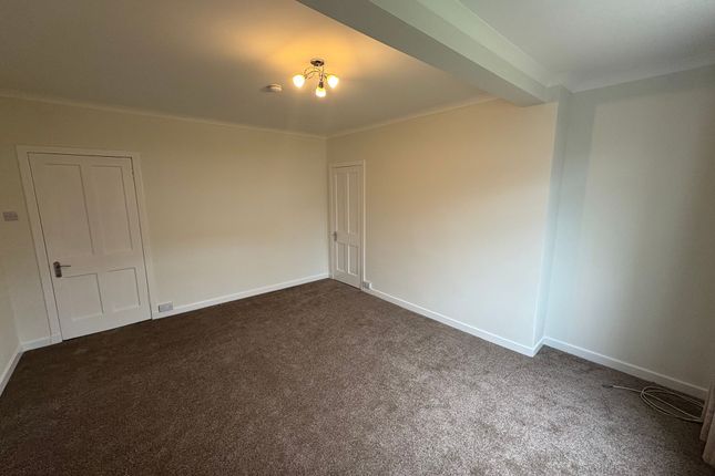 53 Wallace Avenue, Johnstone photo 3