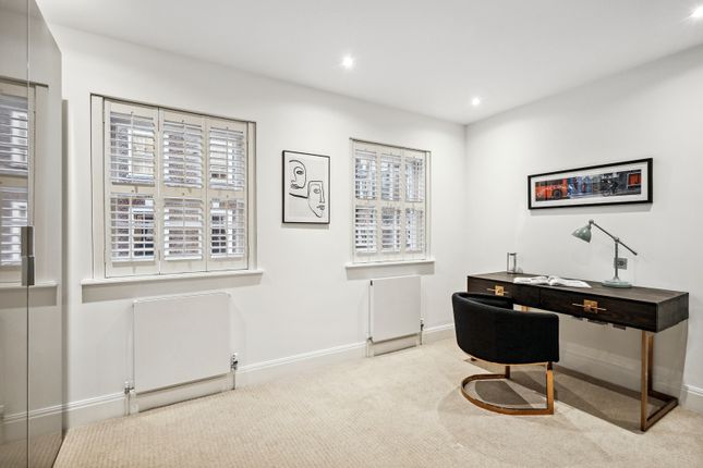 Terraced house to rent in Catherine Place, Westminster