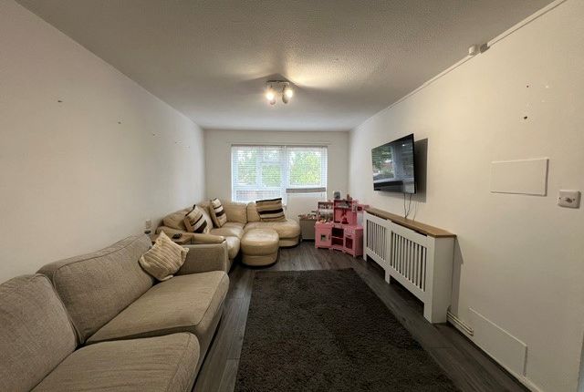 Haywood Court, Waltham Abbey photo 3