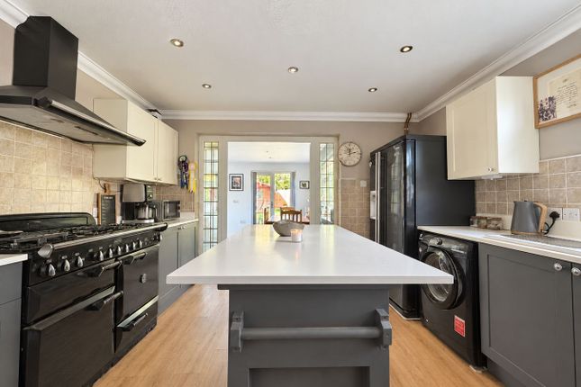 6, Clover Drive, Colchester photo 4