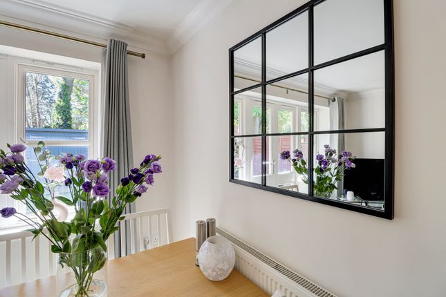17, Elm Lawns Close, St. Albans photo 4