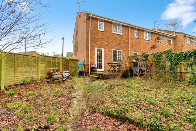19, Goldcrest Gardens, Southampton photo 4