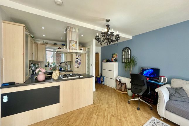 16, Lindisfarne Court, Cheshire photo 3