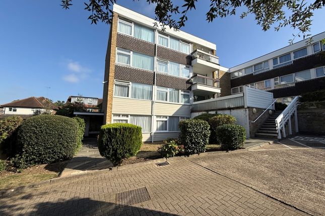 2-bed flat on 26 Hurstcombe, Whitehall Lane, Buckhurst Hill, £320,000