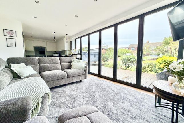 24, Grange Avenue, Leeds photo 3