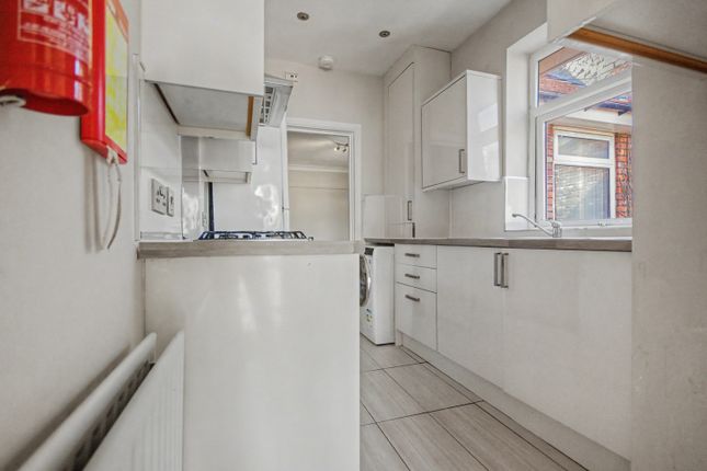 13, Brandon Grove, Newcastle upon Tyne photo 5