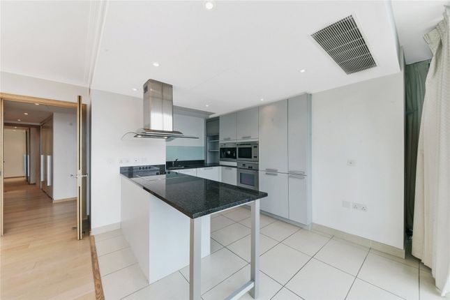 Flat to rent in No1 West India Quay, 26 Hertsmere Road, London