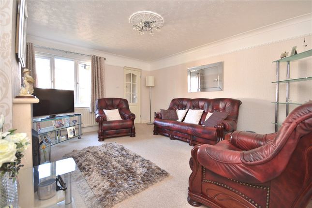 15, Chantry Garth, West Yorkshire photo 4