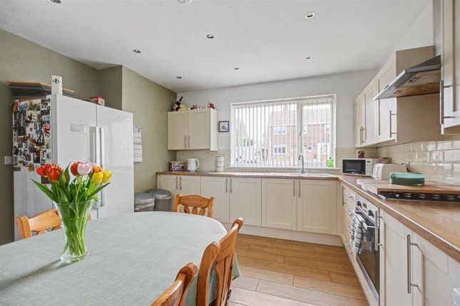 11, Ilkeston photo 5