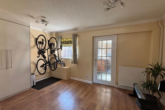4, Willow Drive, Goole photo 5