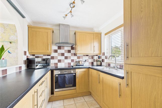142, Palmers Leaze, Bristol photo 3