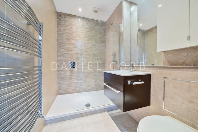 Flat for sale in Colworth Grove, London