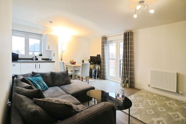 Flat 12, 1, Kenyon Way, Slough photo 4