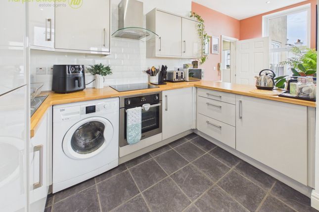 Flat 4 Willow Garth, St. Georges Mount, New Brighton photo 3