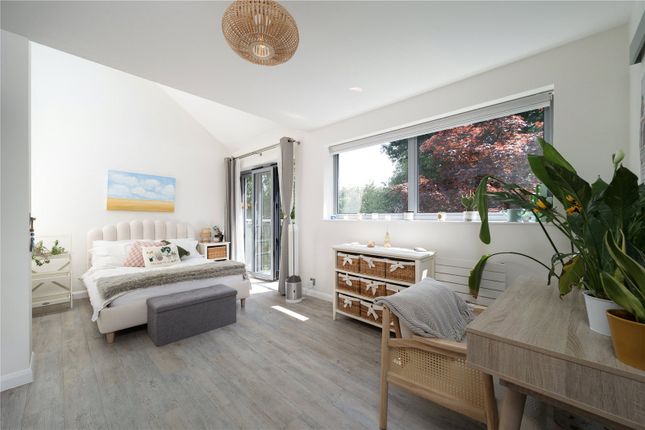 10, Beltane Drive, London photo 4