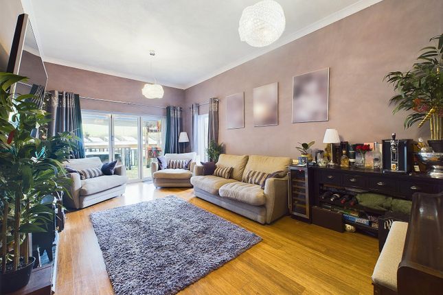 7, Brooklyn Close, Cardiff photo 3
