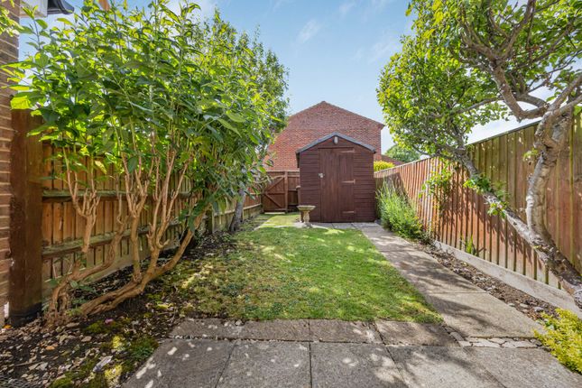 34, White Horse Crescent, Wantage photo 4
