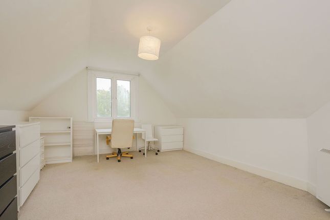 Parkwood Road, London photo 2