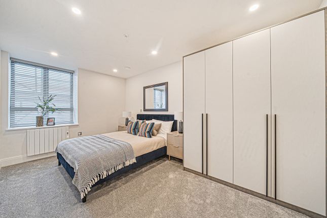 Flat 9, Kingston Bridge House, 2, Church Grove, Kingston upon Thames photo 4