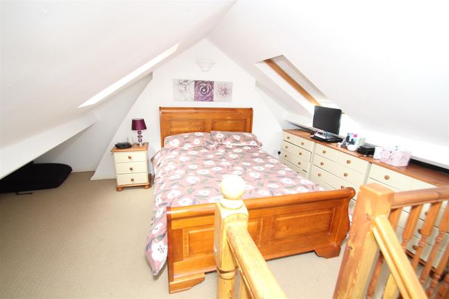 Property for sale in Kingshill Road, Old Town, Swindon