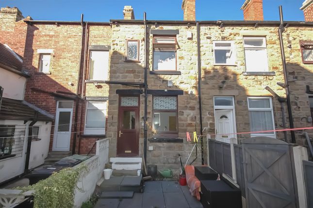 Thumbnail Terraced house to rent in West Parade, Rothwell, Leeds