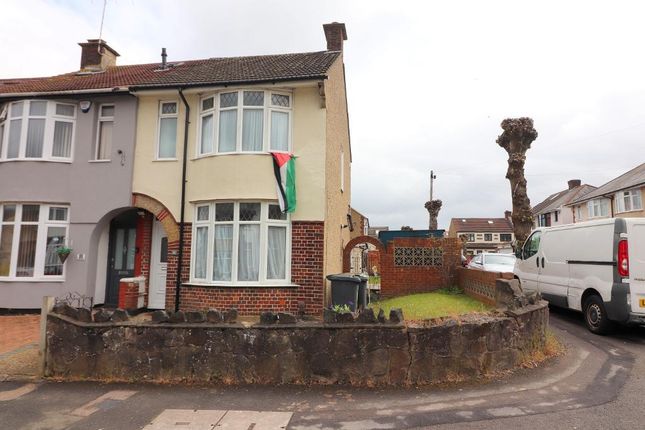 Property for sale in St Monicas Avenue, Luton, Bedfordshire