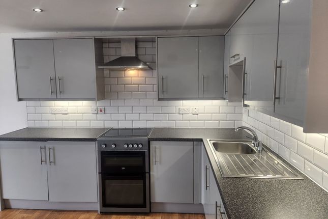 81A Flat 7, Fidlas Road, Cardiff photo 4