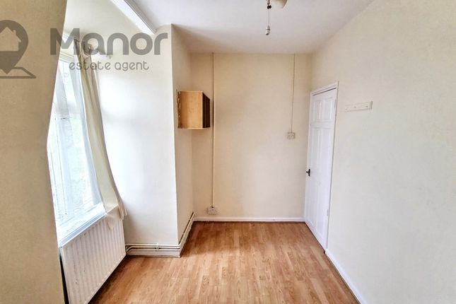45 Beverley Road, Dagenham photo 5