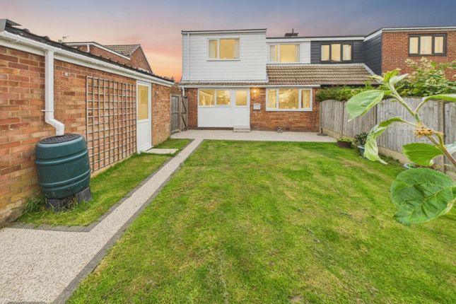 3 Moat Hill, Birstall, Birstall photo 4