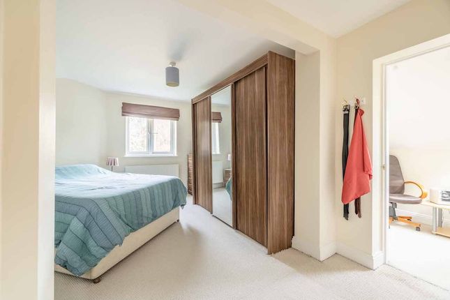 82, High Street, Iver photo 4