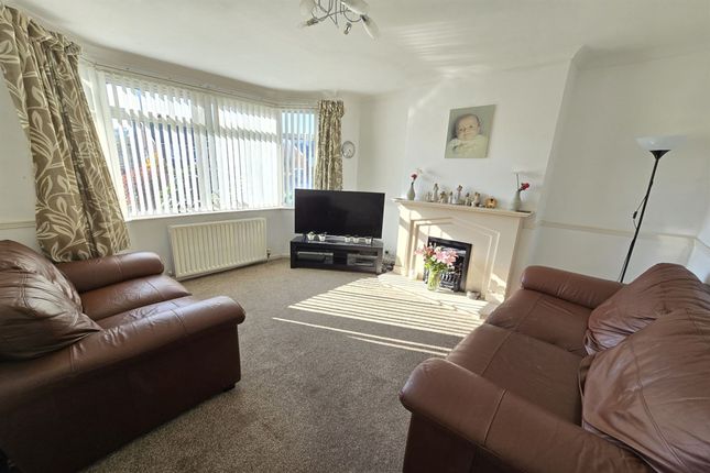 15 Faulkner Drive, Altrincham photo 3