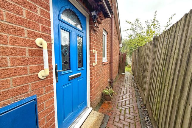 2, Violet Way, Manchester photo 2