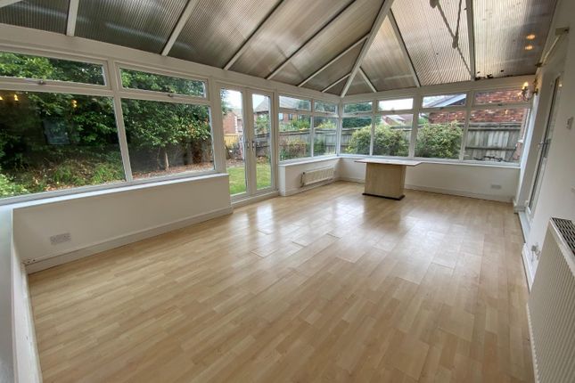 14, Cumberland Drive, Altrincham photo 5