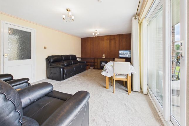 60, Robin Way, Reading photo 4