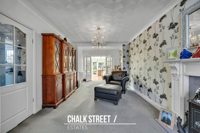 163, Pettits Lane, Romford photo 4