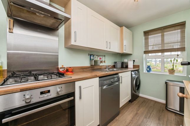 25, Newcourt Way, Exeter photo 3