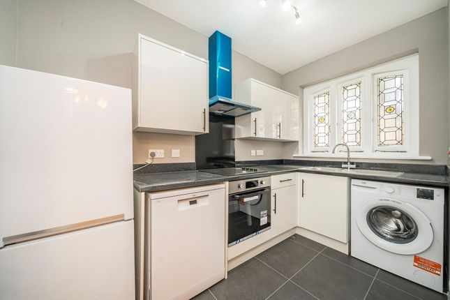 Flat 2, 7, Grange Road, London photo 3