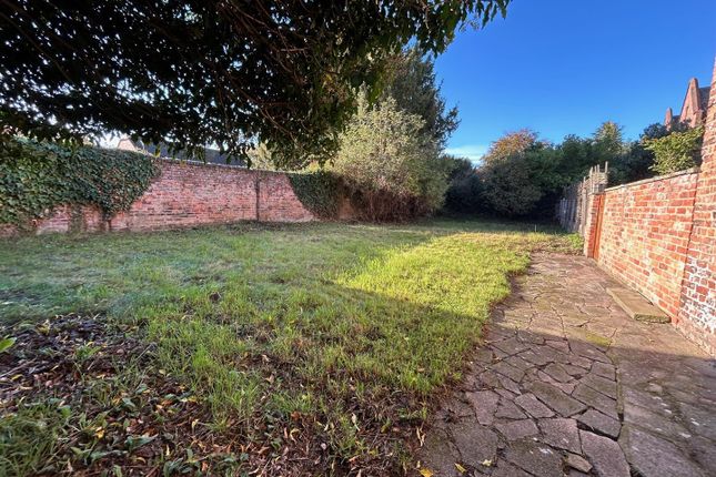 Garden Cott 2.Jpg