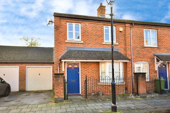 3-bed terraced on Mill Meadow, Aylesbury, £1,600/mo