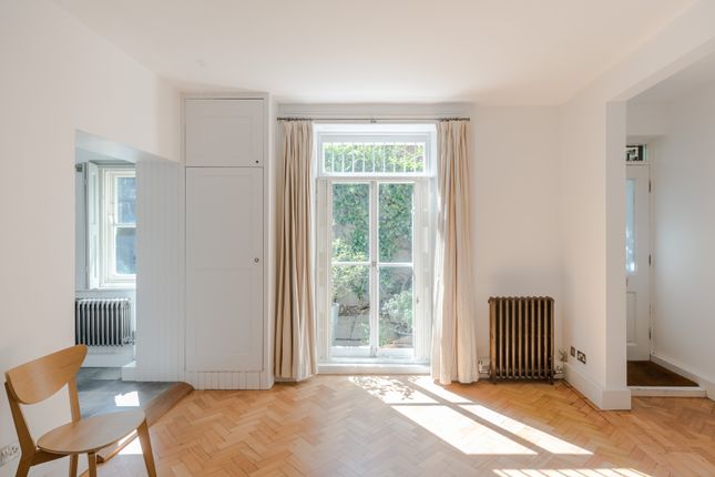 Thumbnail Flat for sale in Oval Road, London