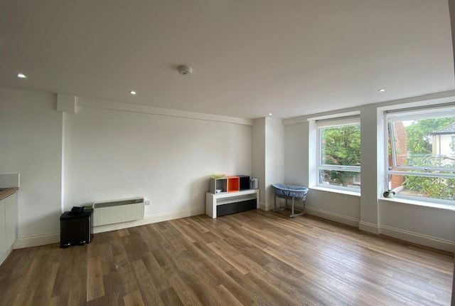 10 The Peninsula, Aylesbury photo 4