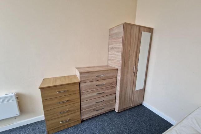 Room 7, 90, Mitford Street, Stretford photo 4